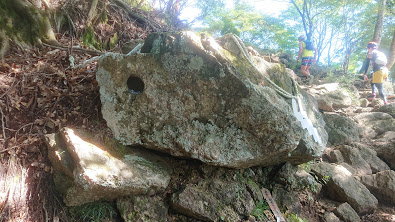 大山天狗の穴