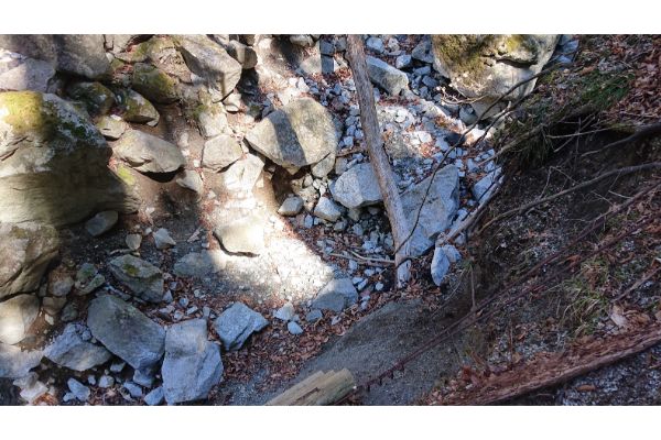 畦ヶ丸壊れた登山道