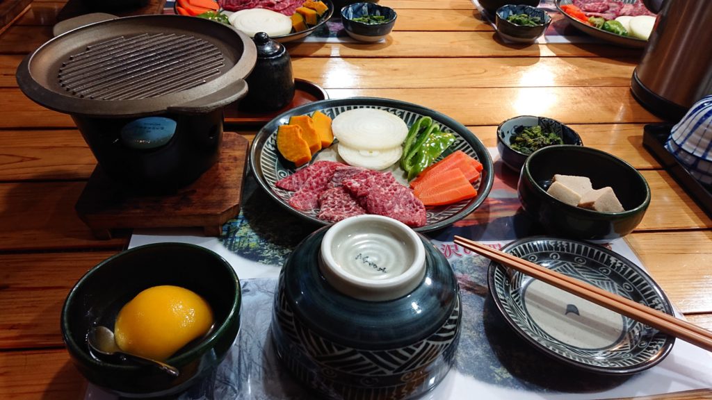 みやま山荘の夕食（焼肉）