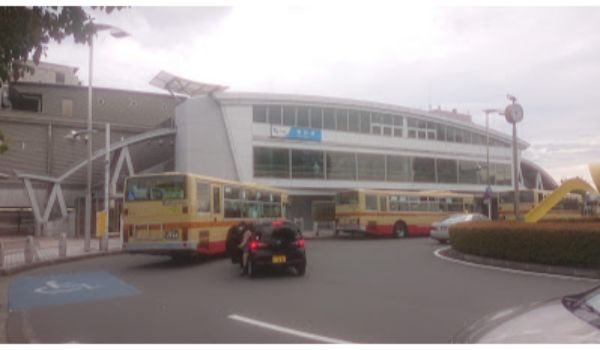 秦野駅前