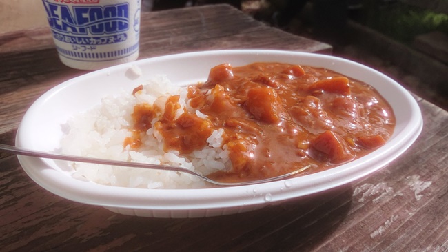 大山山頂の茶屋のカレーライス