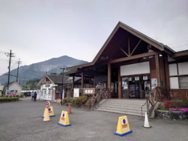 横瀬駅前