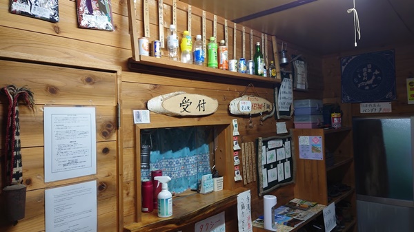 木曾殿小屋の売店